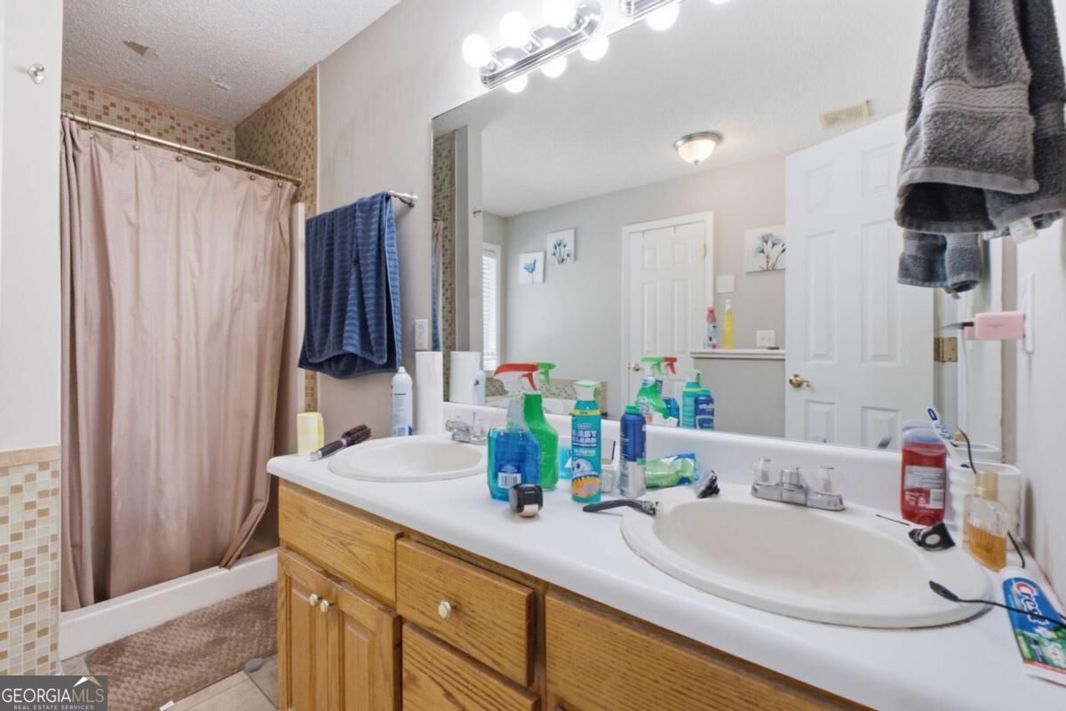 104 Twin Oaks Drive Property Photo 15