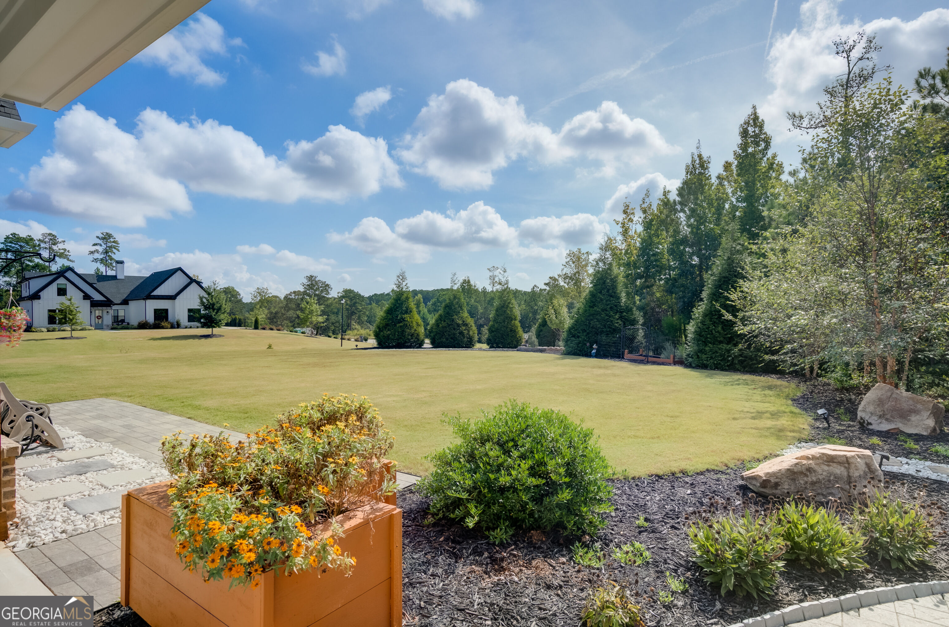 61 Forest Berry Court Property Photo 5