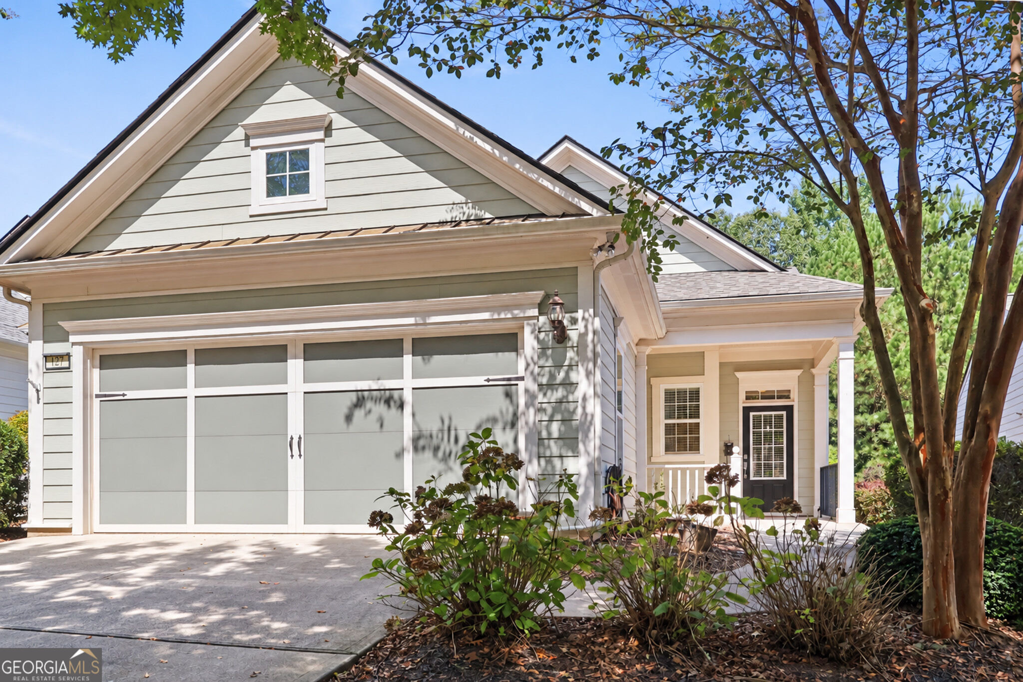 127 Begonia Court Property Photo 1