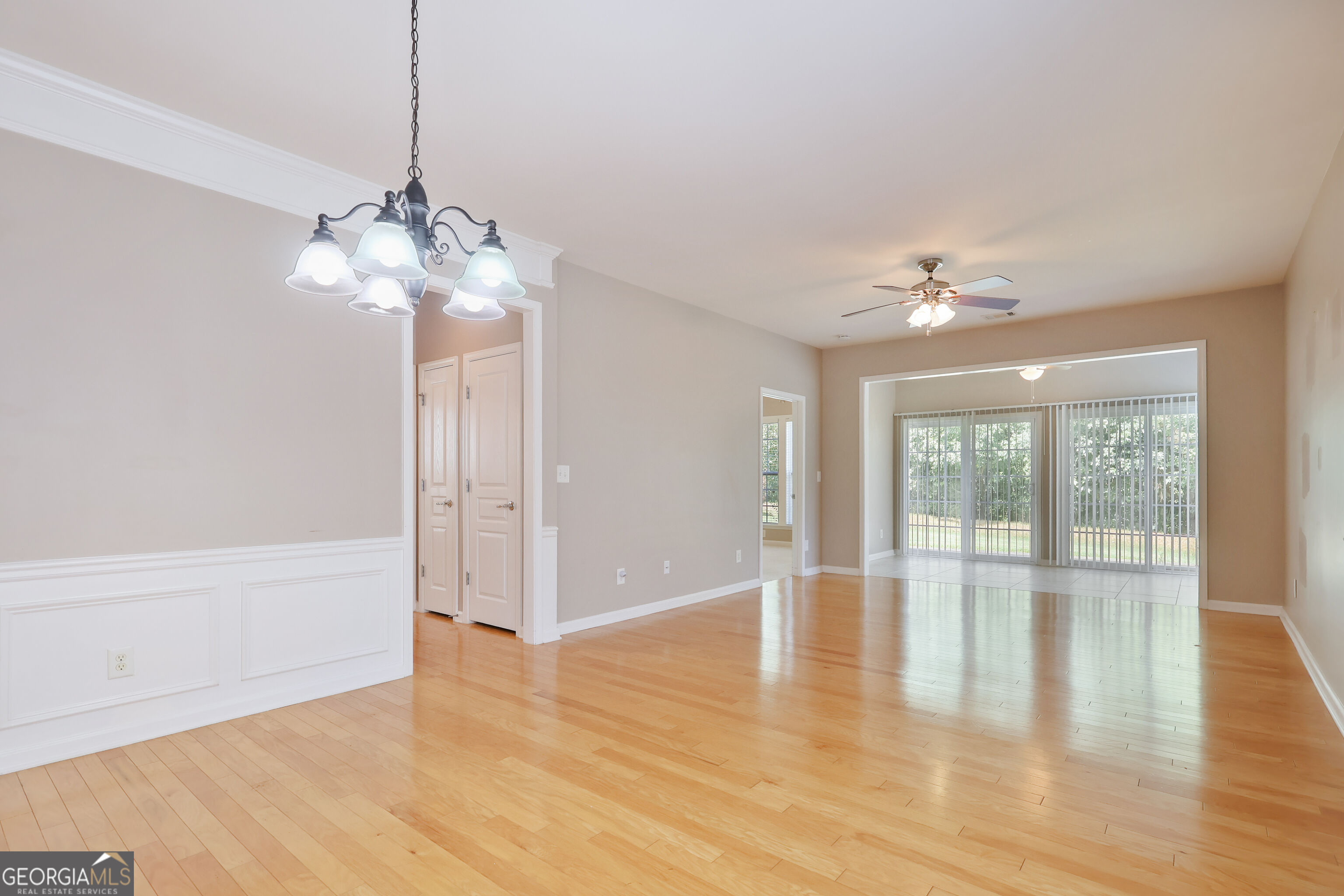 127 Begonia Court Property Photo 5