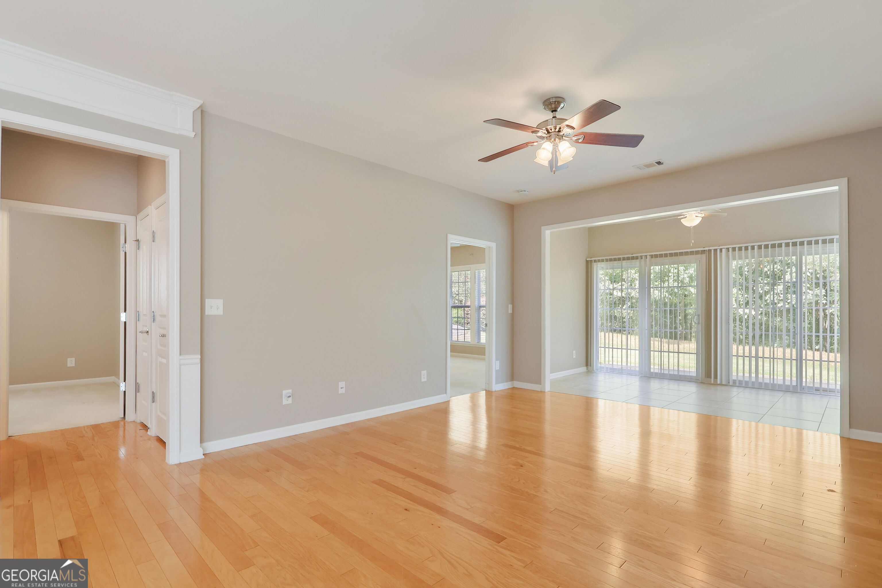 127 Begonia Court Property Photo 6