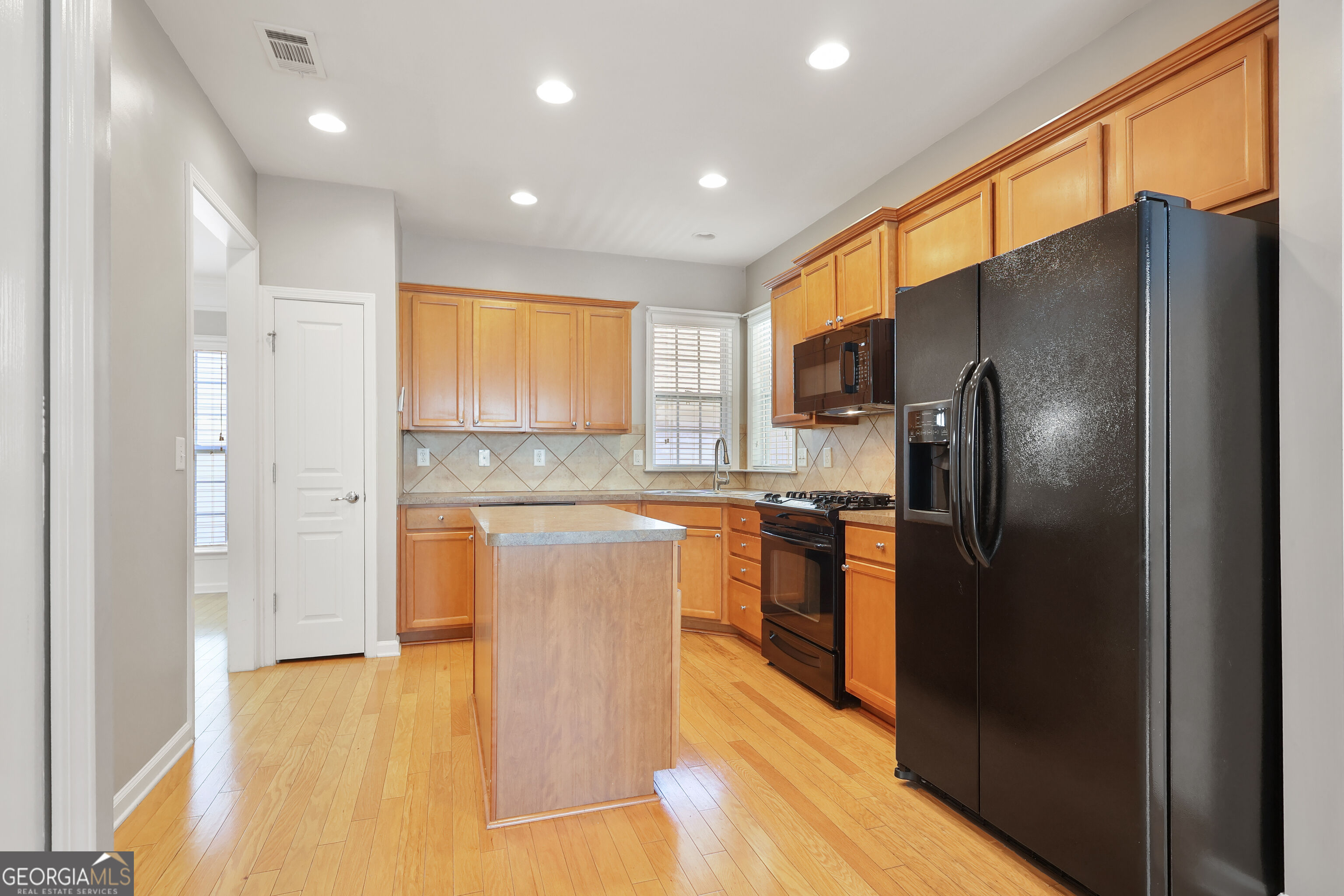 127 Begonia Court Property Photo 10