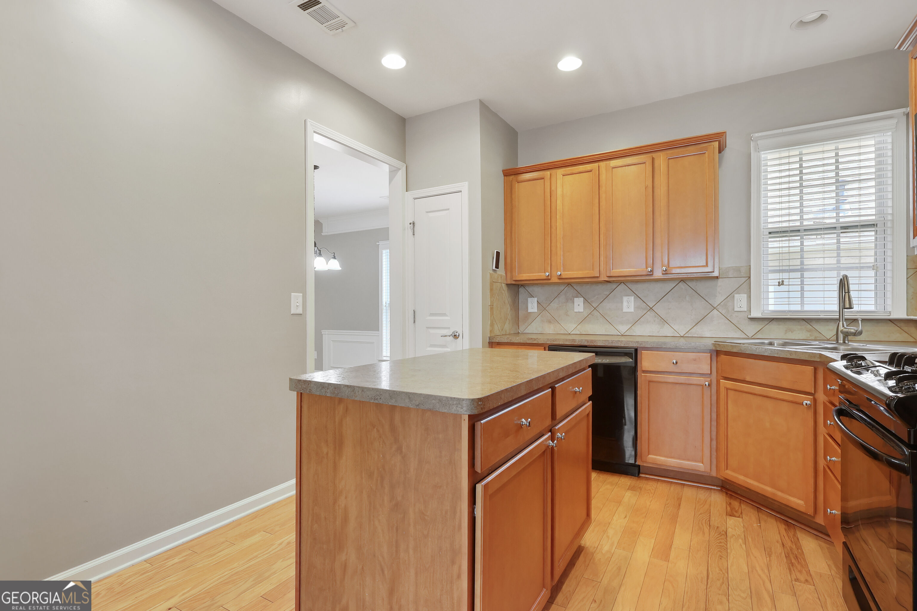 127 Begonia Court Property Photo 11