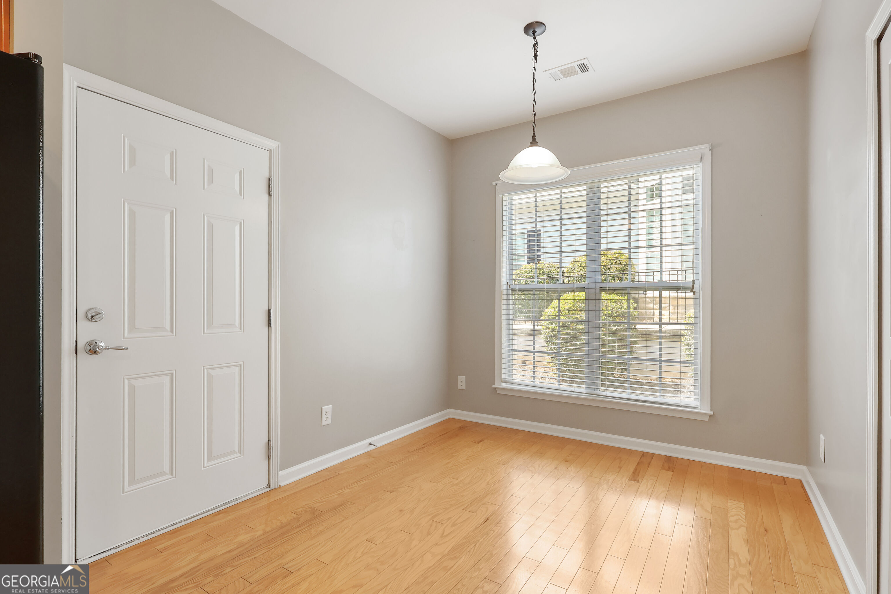 127 Begonia Court Property Photo 14