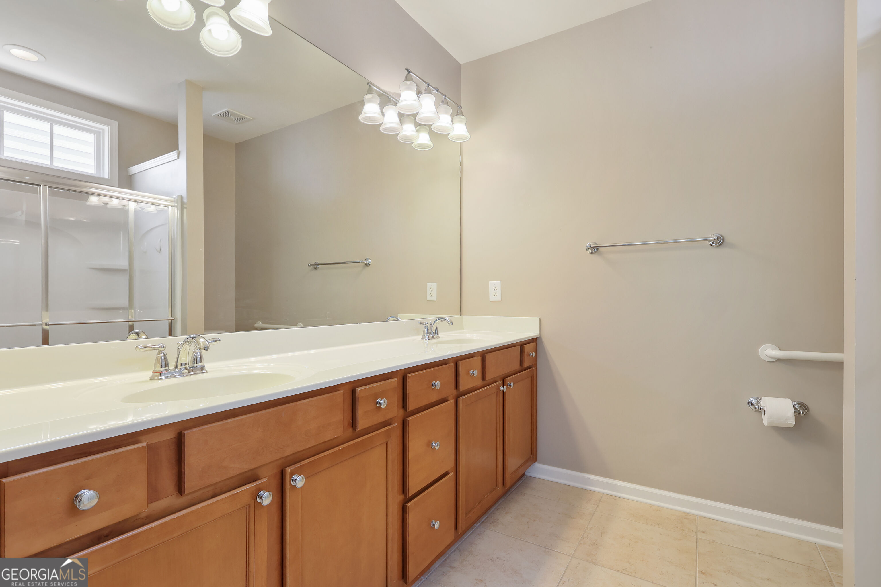127 Begonia Court Property Photo 17