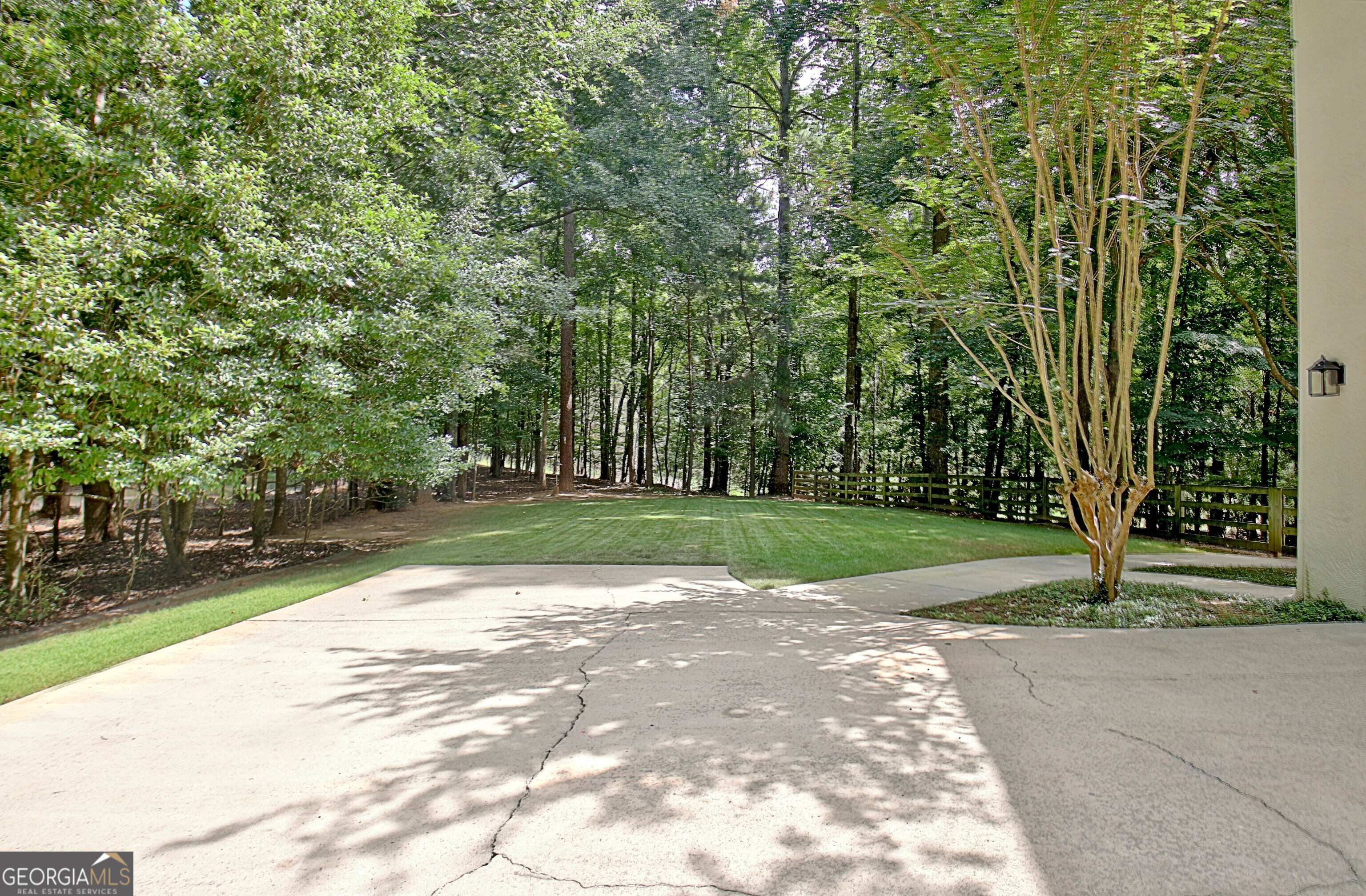 255 Inverness Shores Drive Property Photo 8