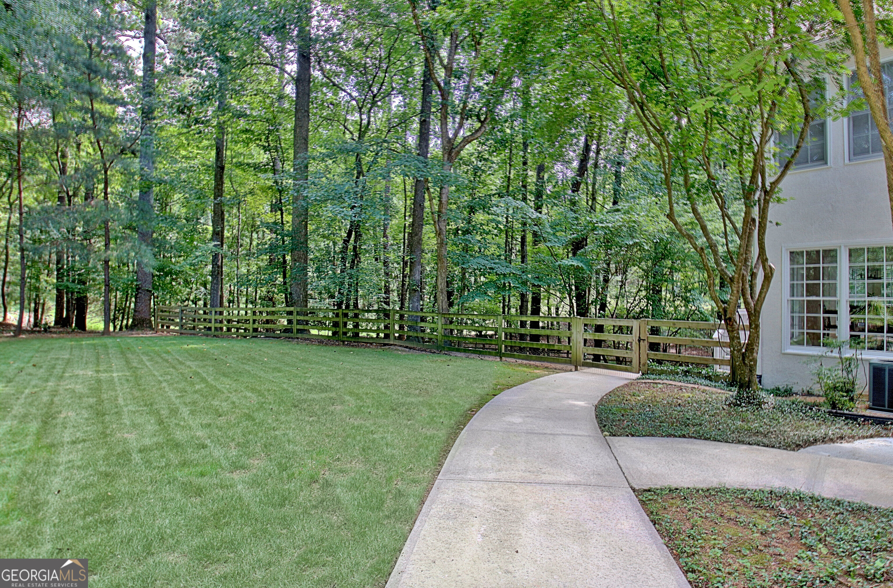 255 Inverness Shores Drive Property Photo 9