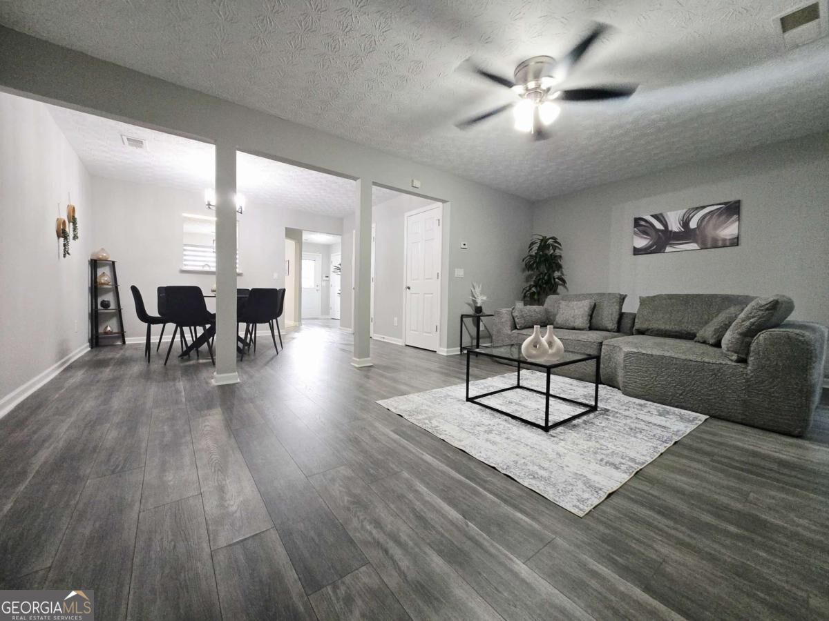 2430 Piering Drive Property Photo 8