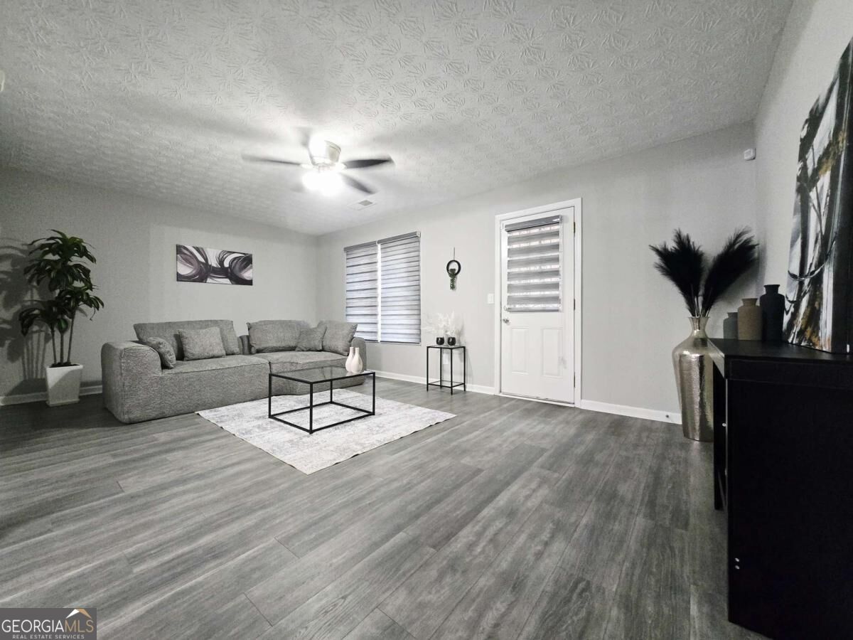 2430 Piering Drive Property Photo 18
