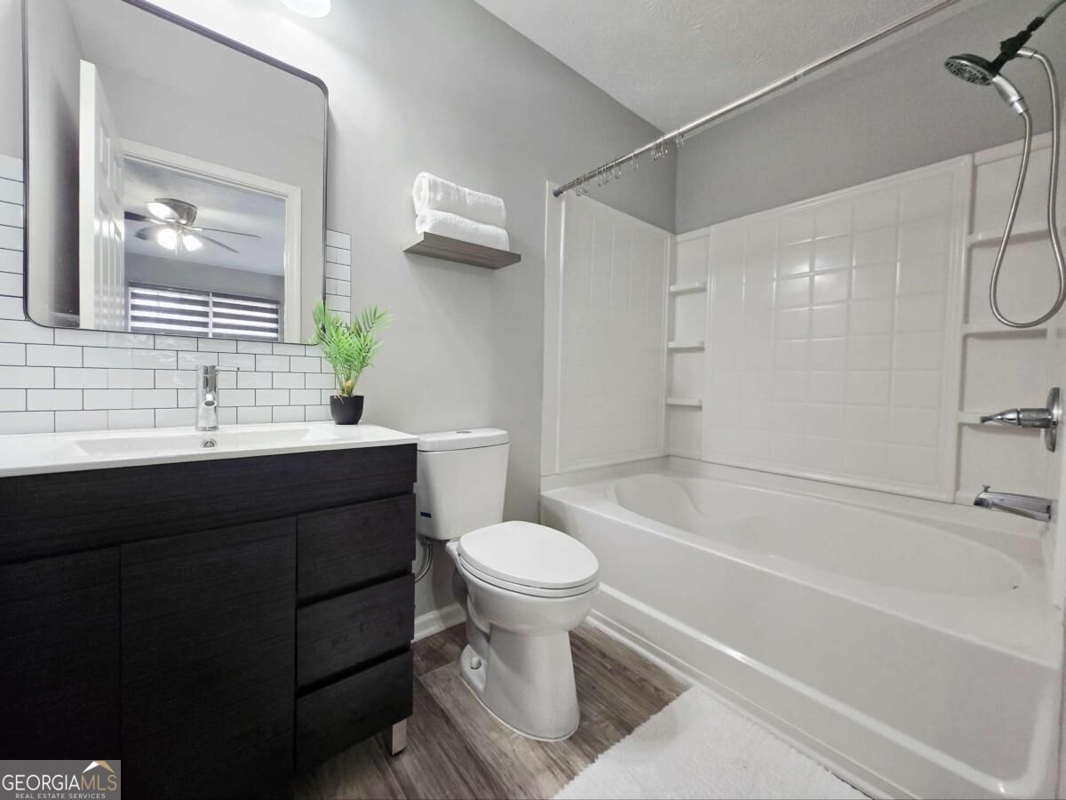 2430 Piering Drive Property Photo 27
