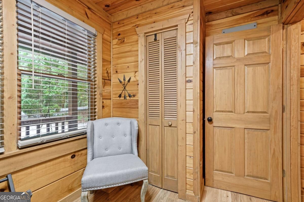 488 Whispering Pine Lane # 9 Property Photo 8