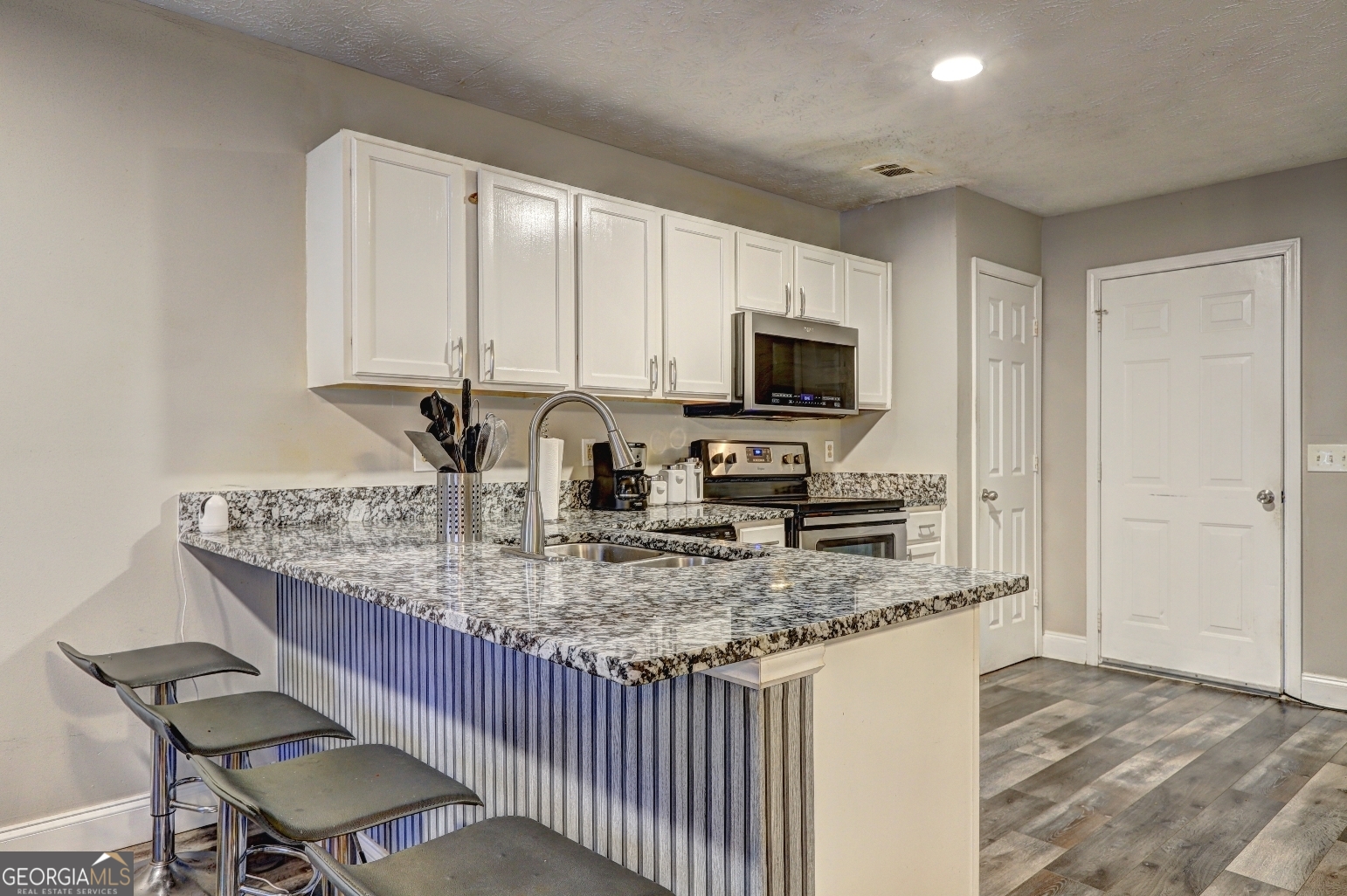 7706 Bernardo Drive Property Photo 6