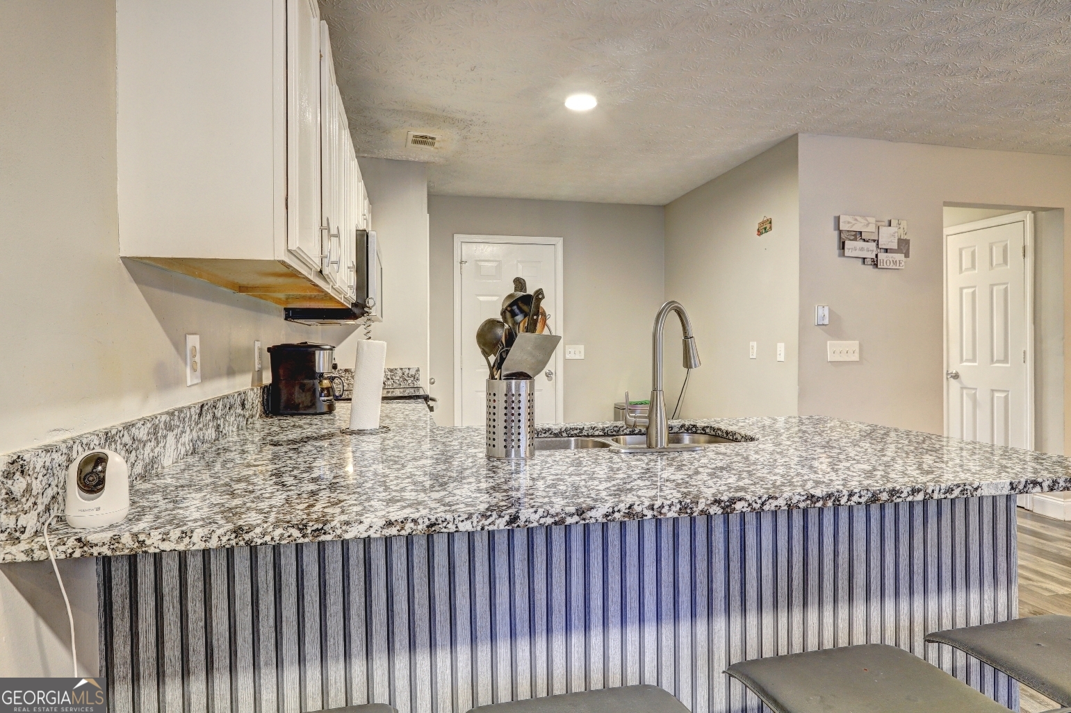 7706 Bernardo Drive Property Photo 7