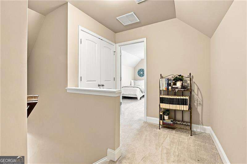 216 Hawthorne Ridge Circle Property Photo 26