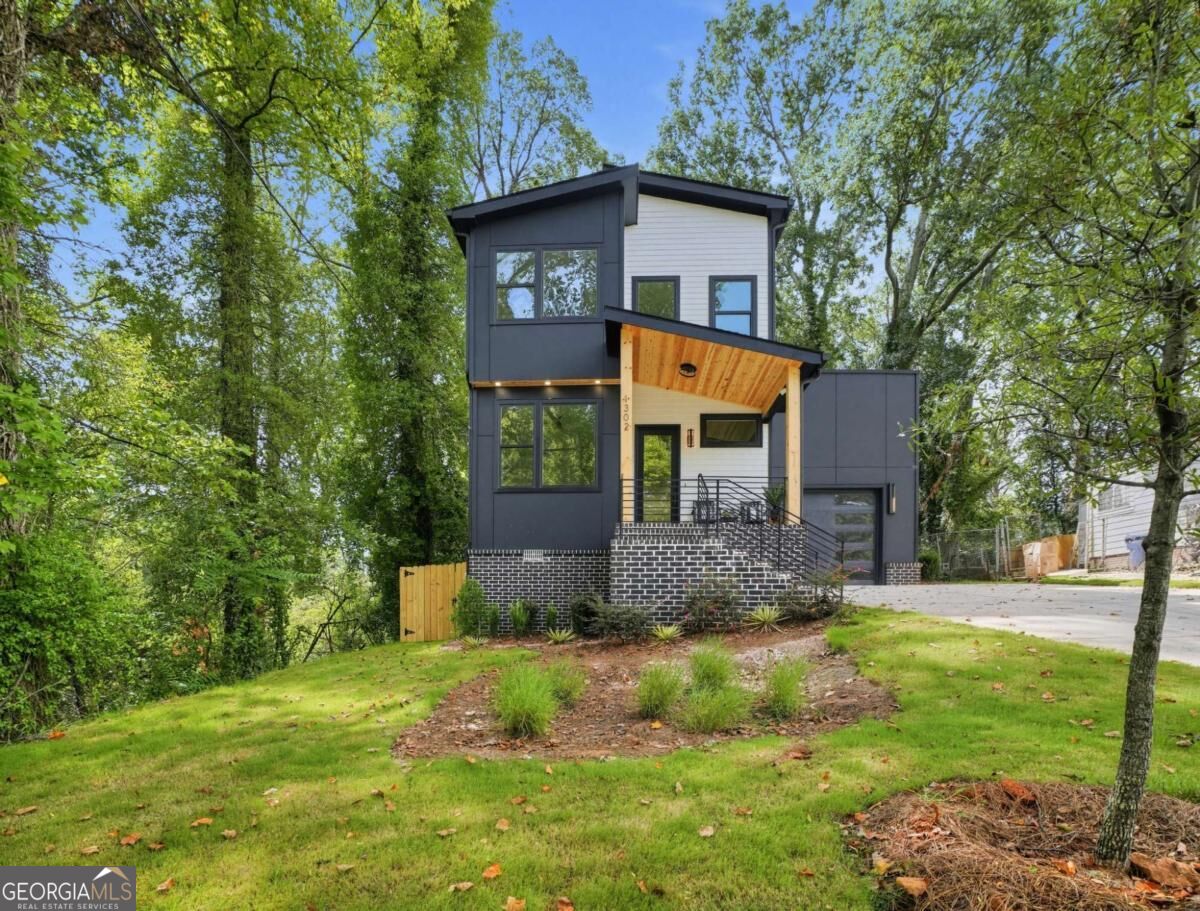 1302 Bernard Street Nw Property Photo 1