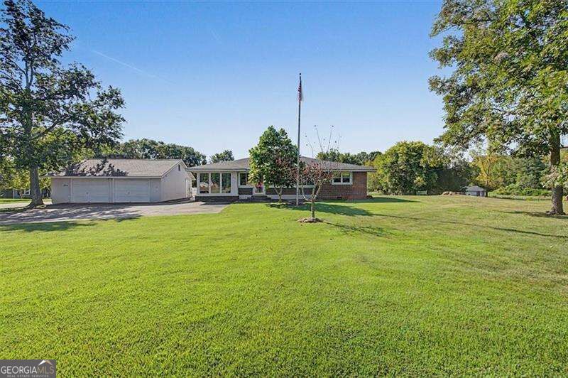 326 Old Cassville White Road Property Photo 6