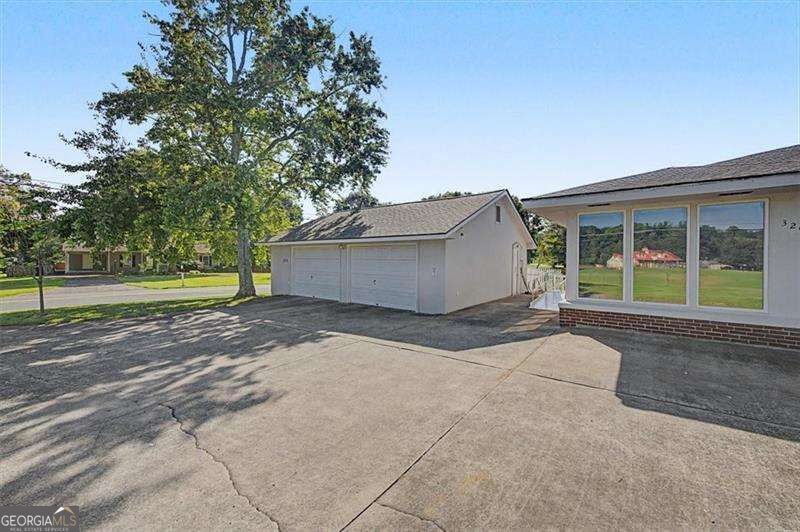 326 Old Cassville White Road Property Photo 8