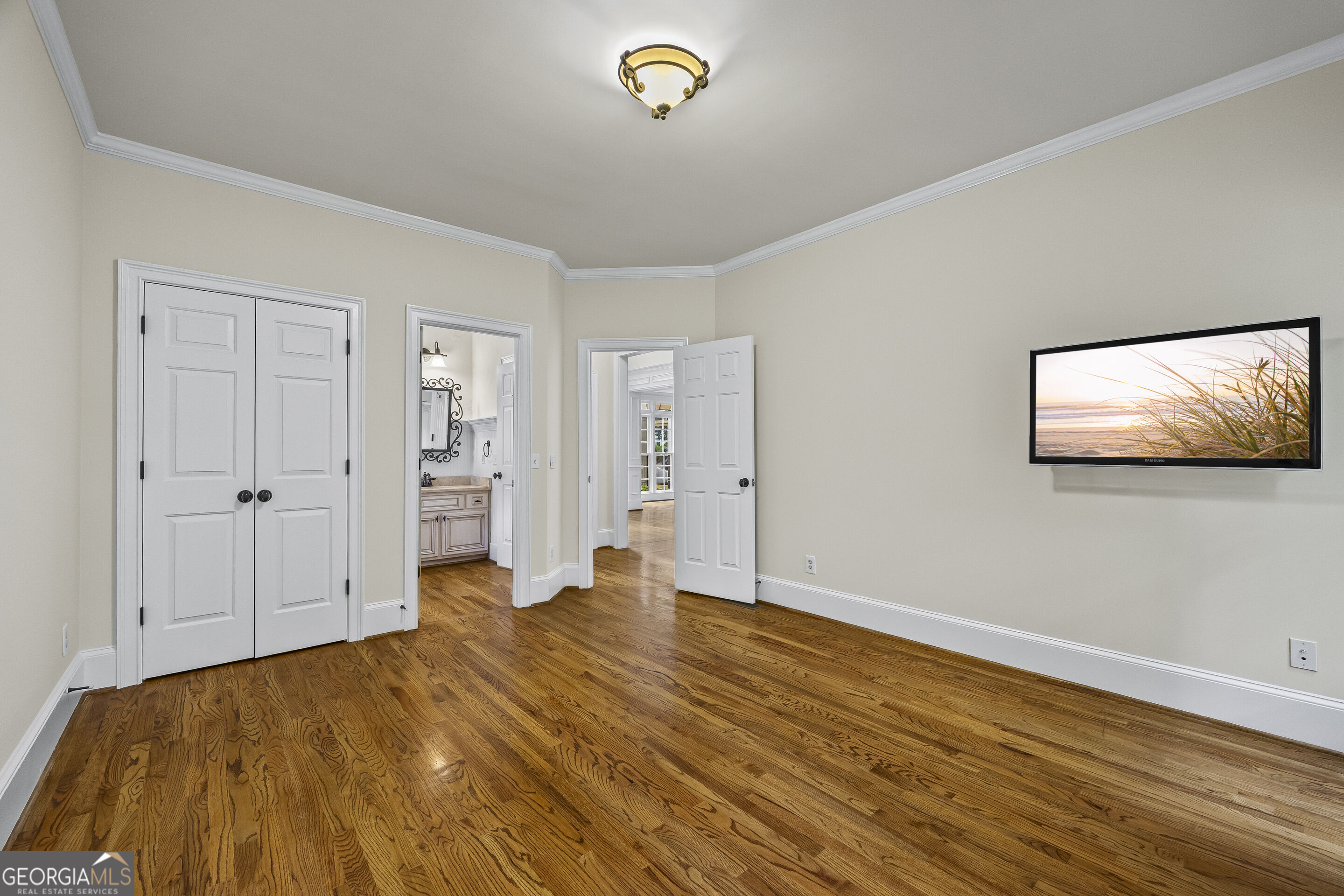 5545 Stoneleigh Drive Property Photo 10