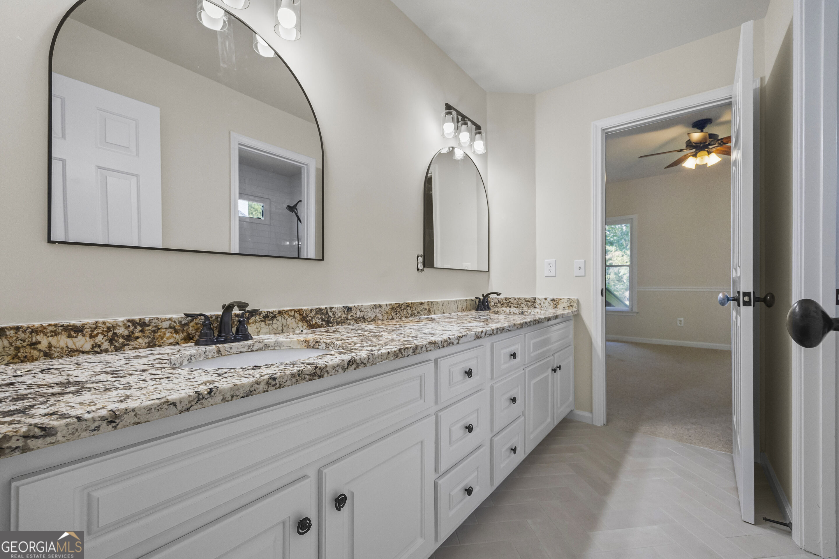 5545 Stoneleigh Drive Property Photo 47