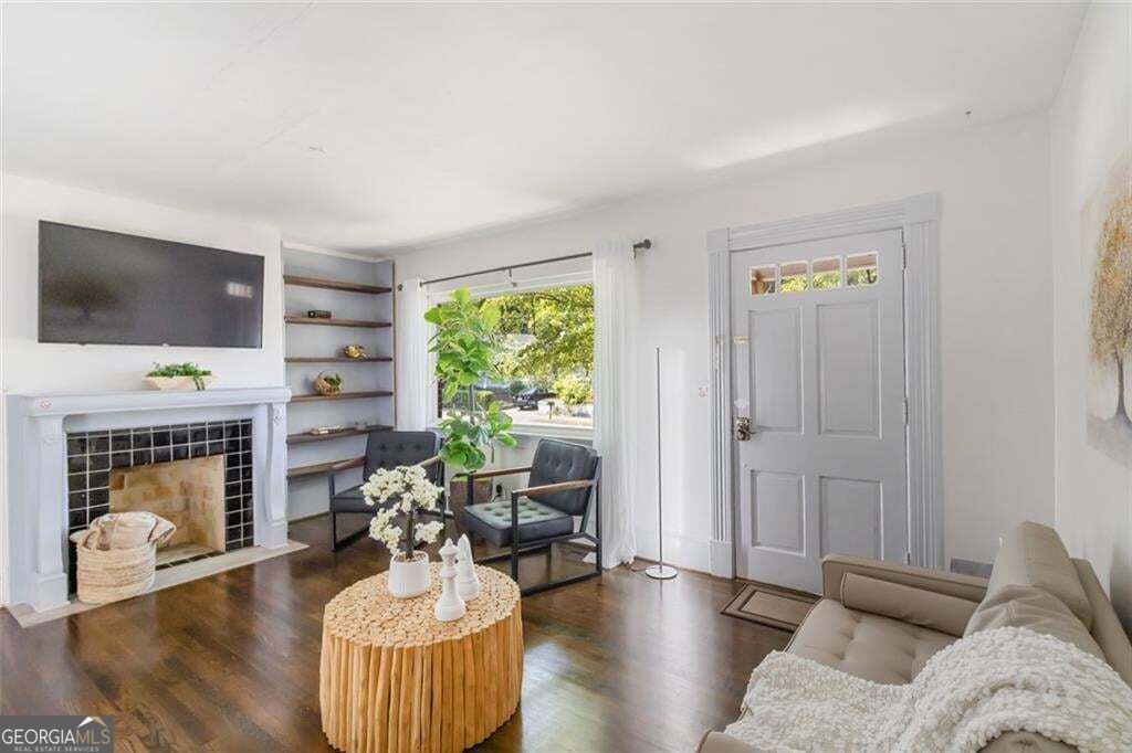 1185 Francis Street Nw Property Photo 6