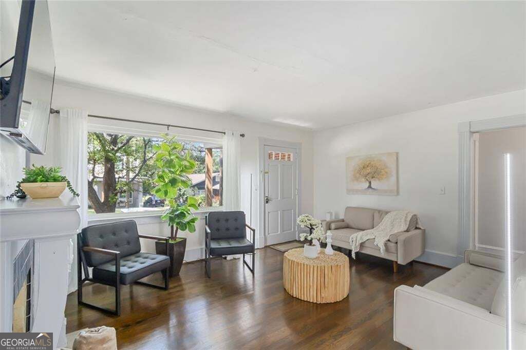 1185 Francis Street Nw Property Photo 7