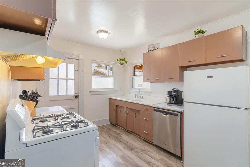 1185 Francis Street Nw Property Photo 12