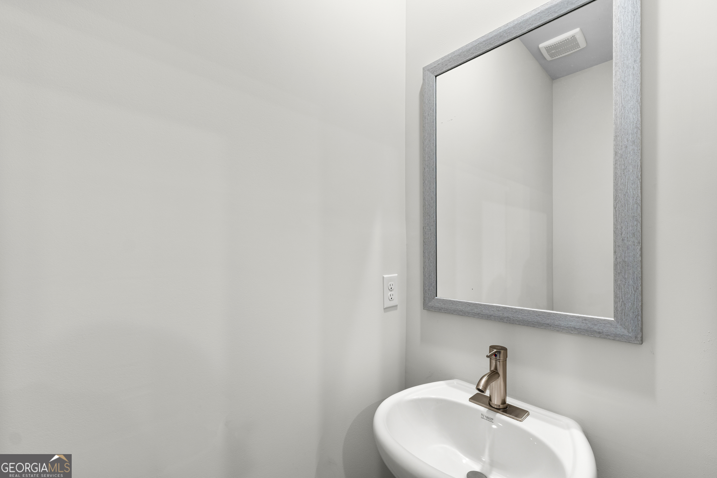 5188 Mundy Grove Lane Property Photo 3