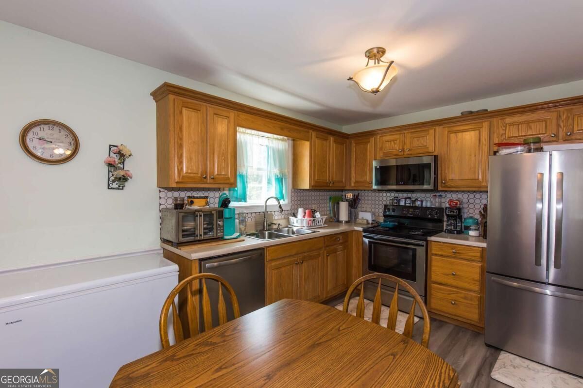 738 Hood Street Property Photo 8