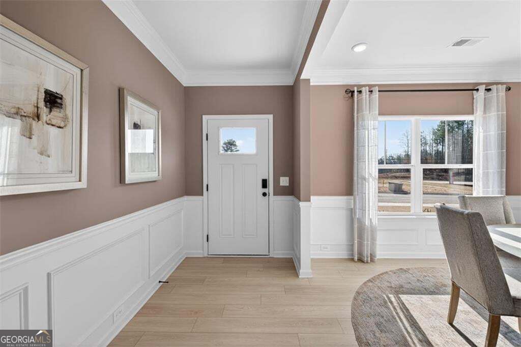 241 Shire Loop Property Photo 4