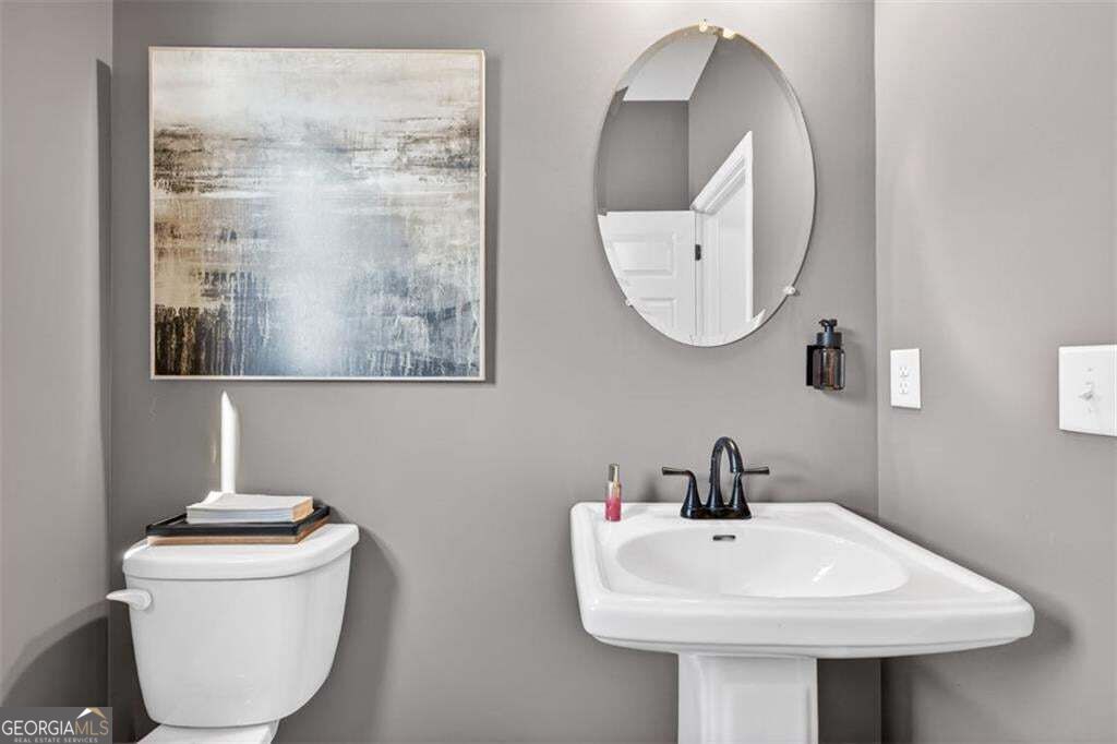 241 Shire Loop Property Photo 13