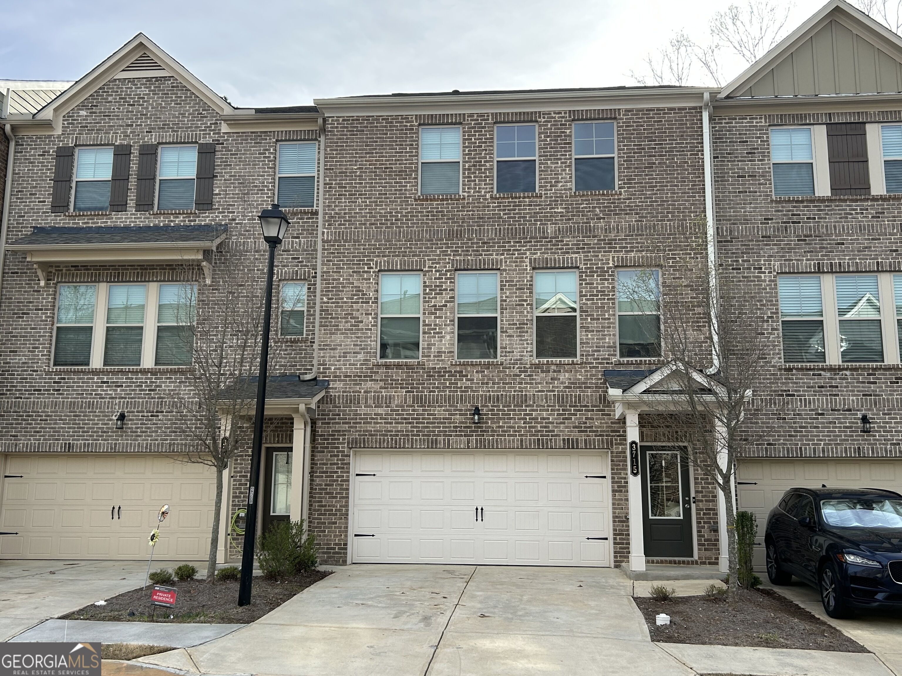 3715 Davis Circle Property Photo 1
