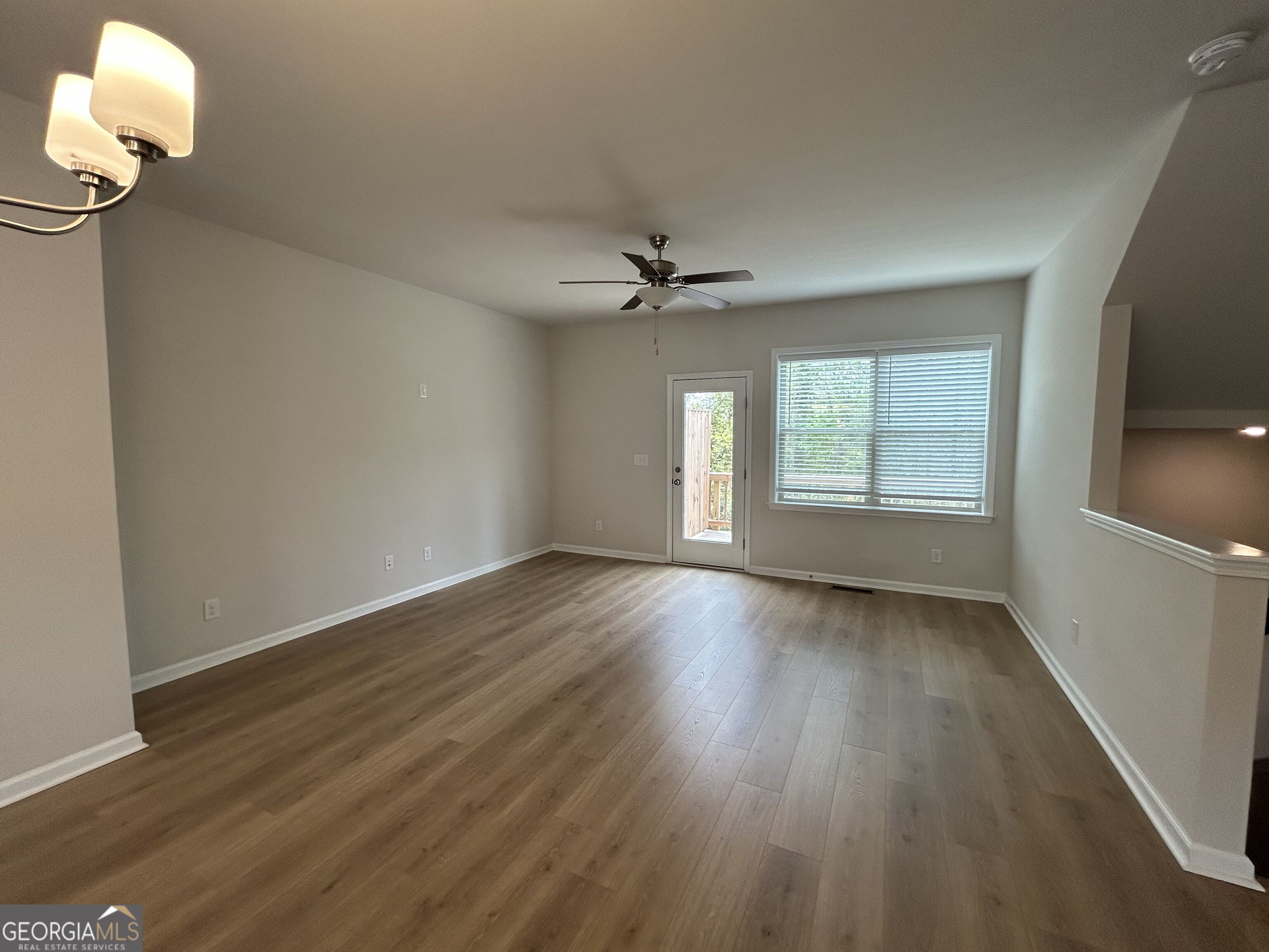 3715 Davis Circle Property Photo 4