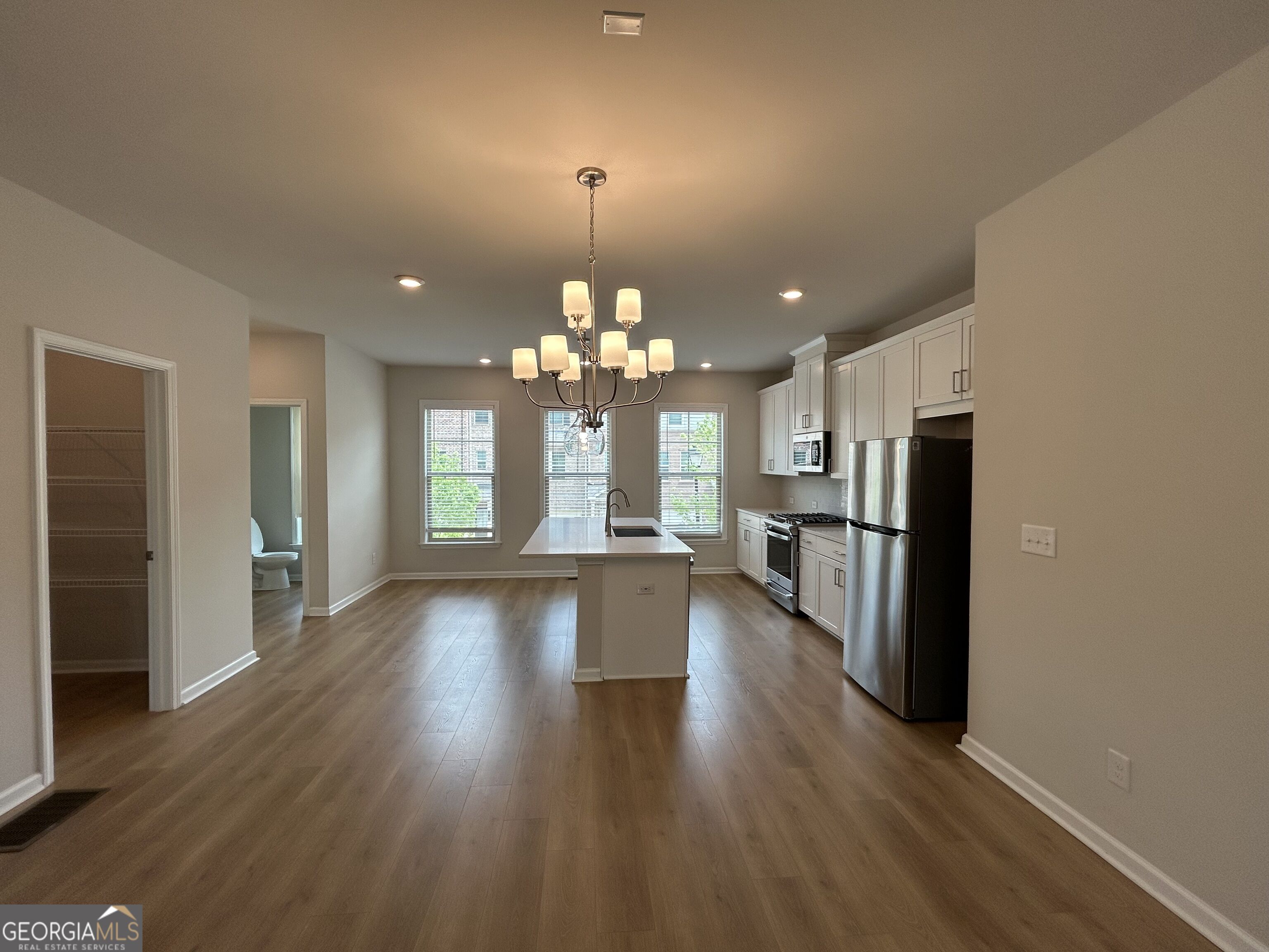 3715 Davis Circle Property Photo 5