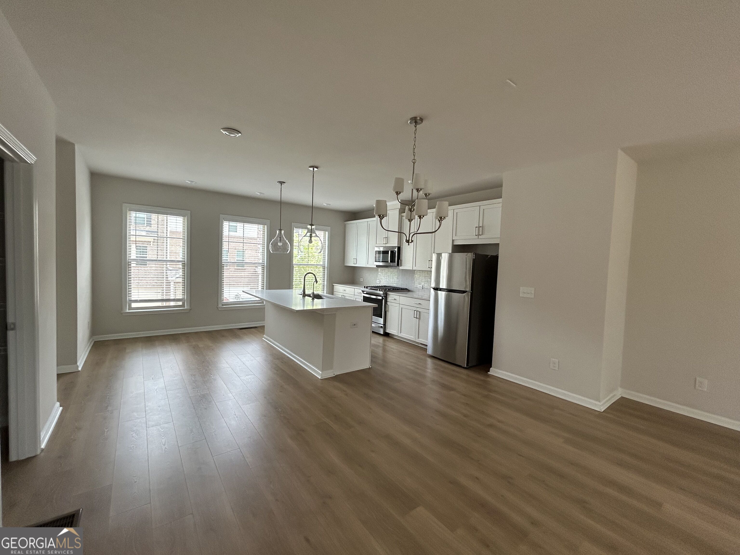 3715 Davis Circle Property Photo 6