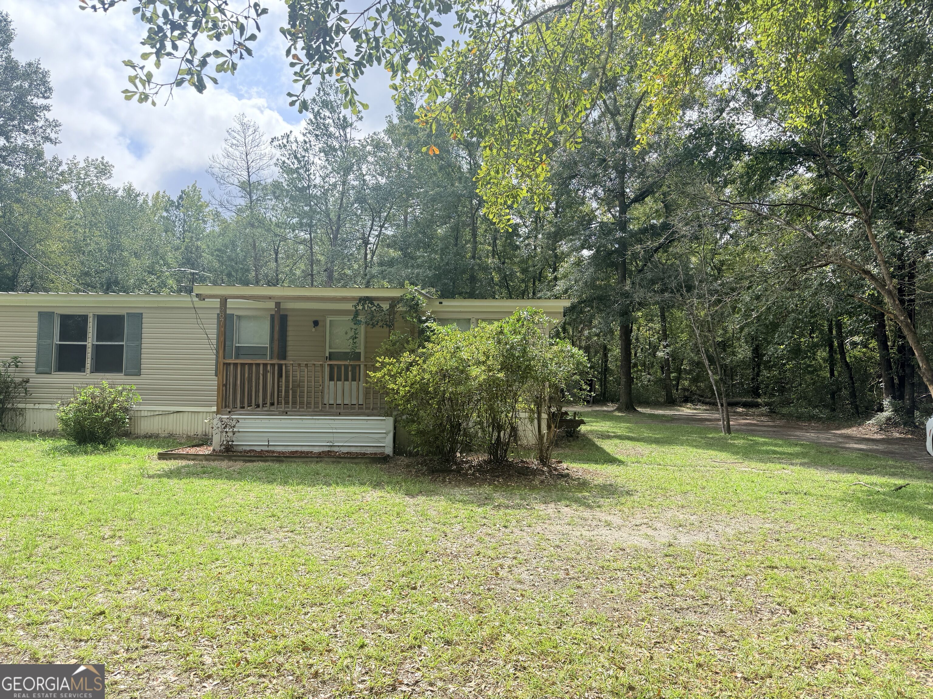 587 Kendricks Road Property Photo 3