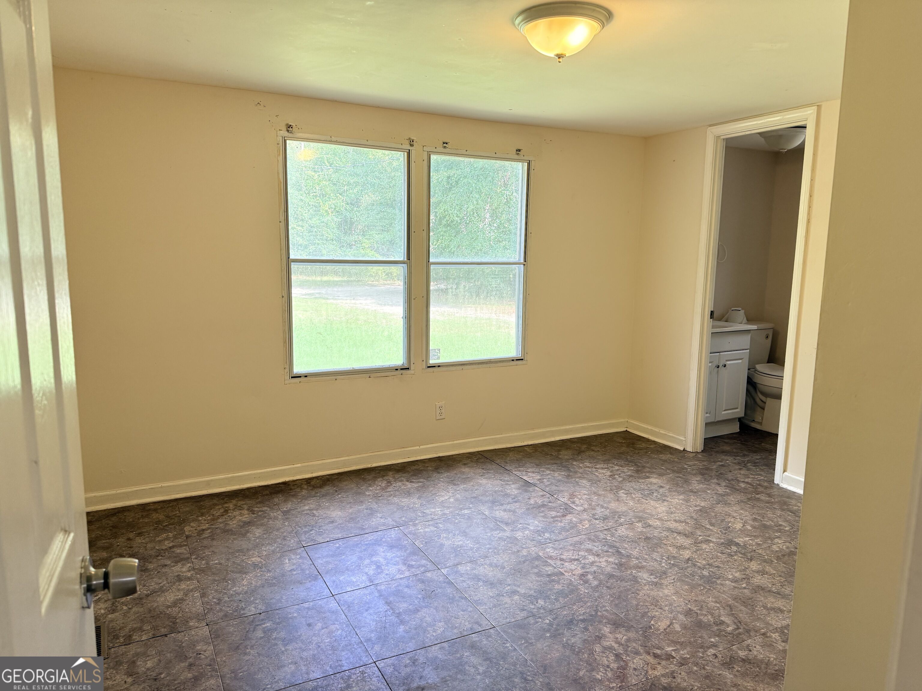 587 Kendricks Road Property Photo 12