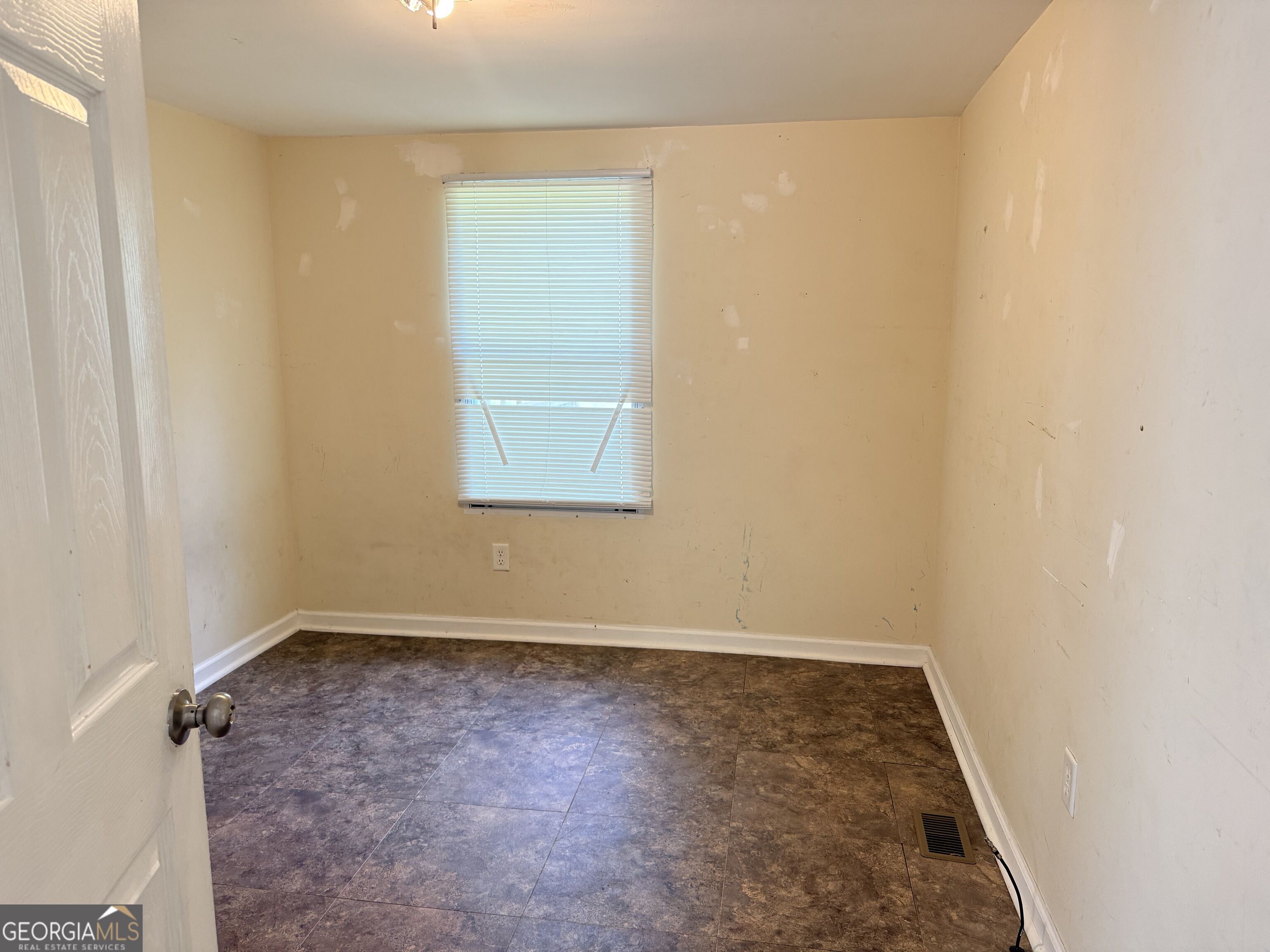 587 Kendricks Road Property Photo 13