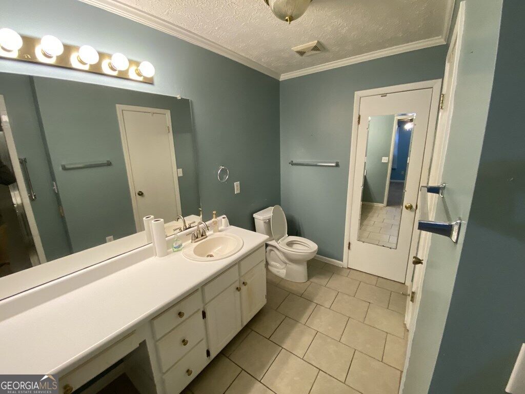 215 Hillside Drive Property Photo 7