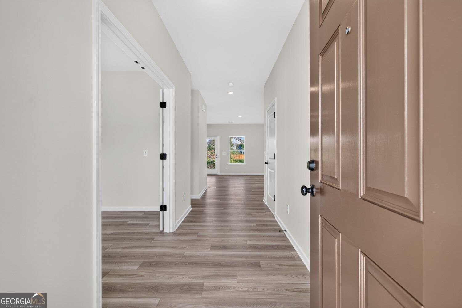 115 Shire Loop Property Photo 3