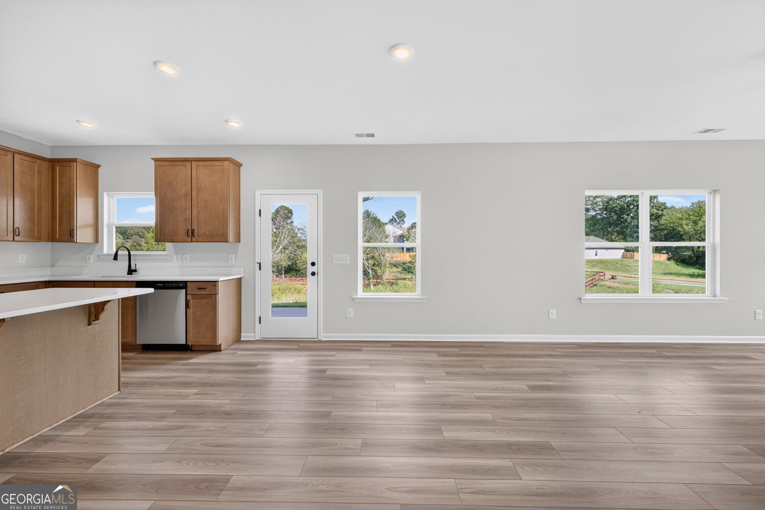 115 Shire Loop Property Photo 13