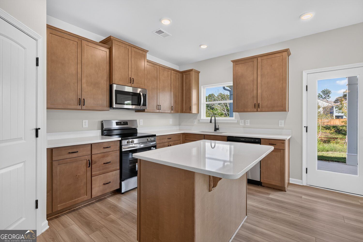 115 Shire Loop Property Photo 17