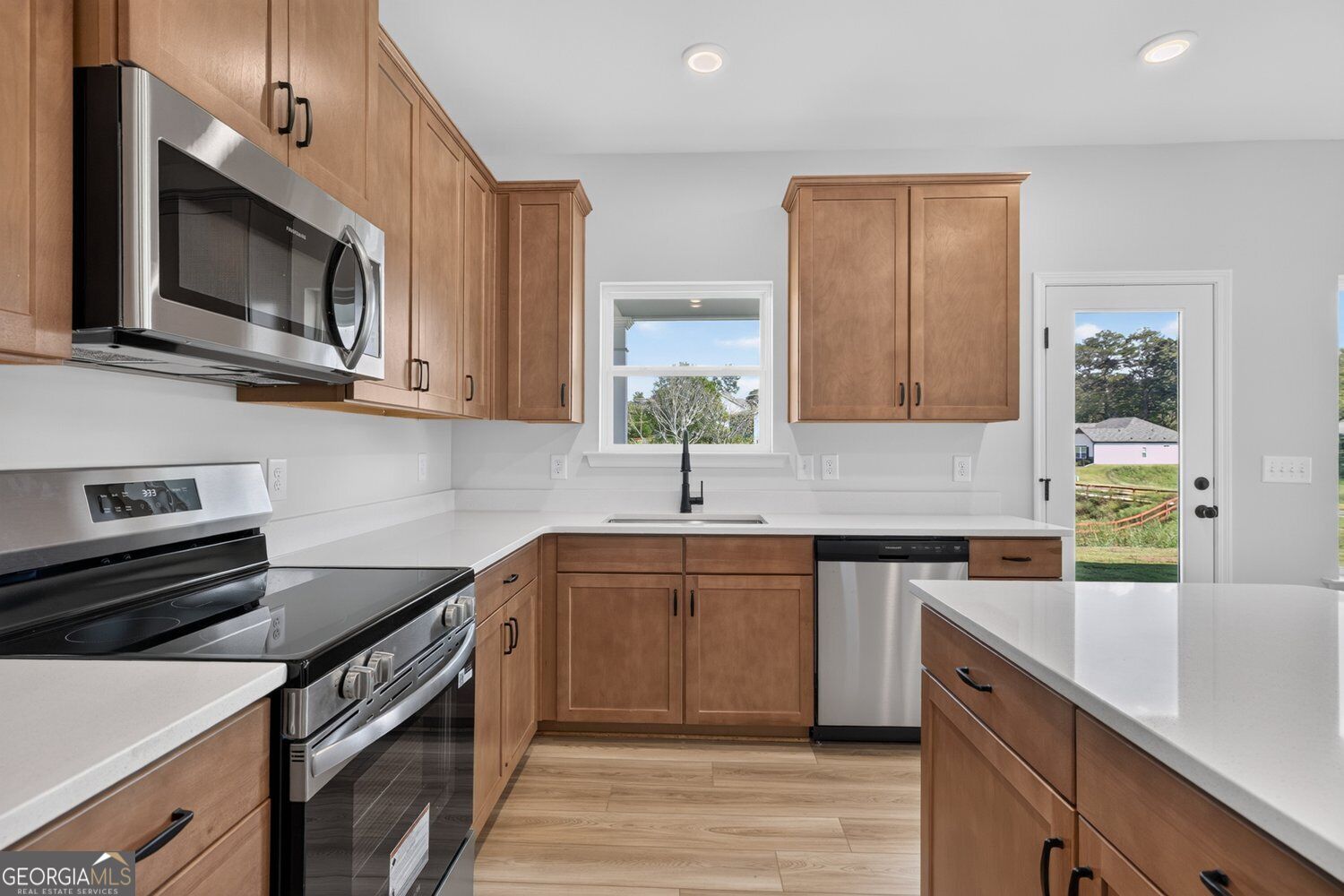115 Shire Loop Property Photo 18