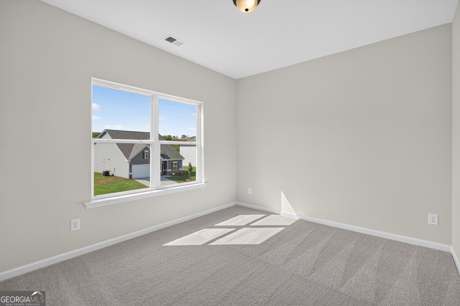 115 Shire Loop Property Photo 37