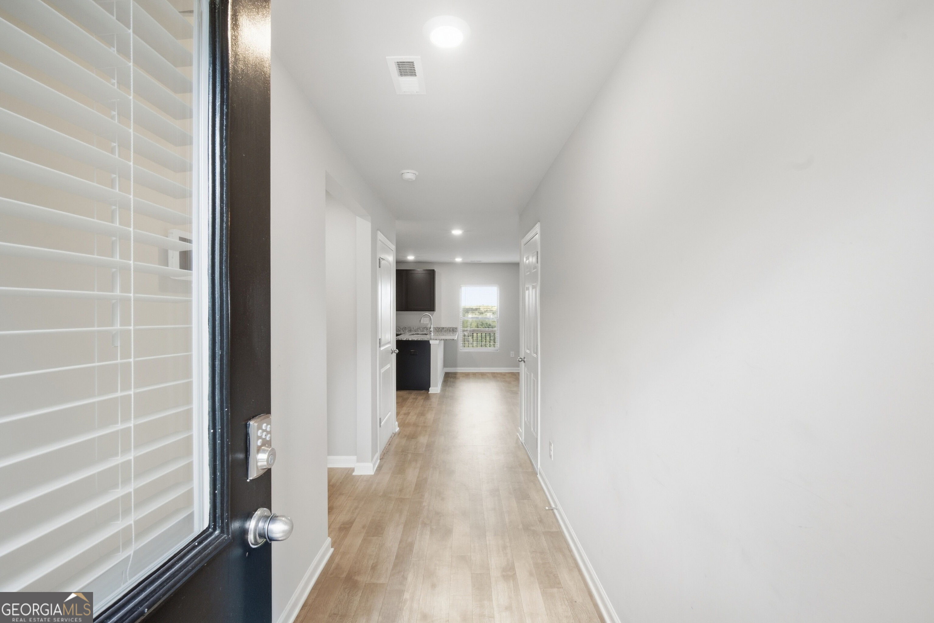 399 Toronto Circle Property Photo 4