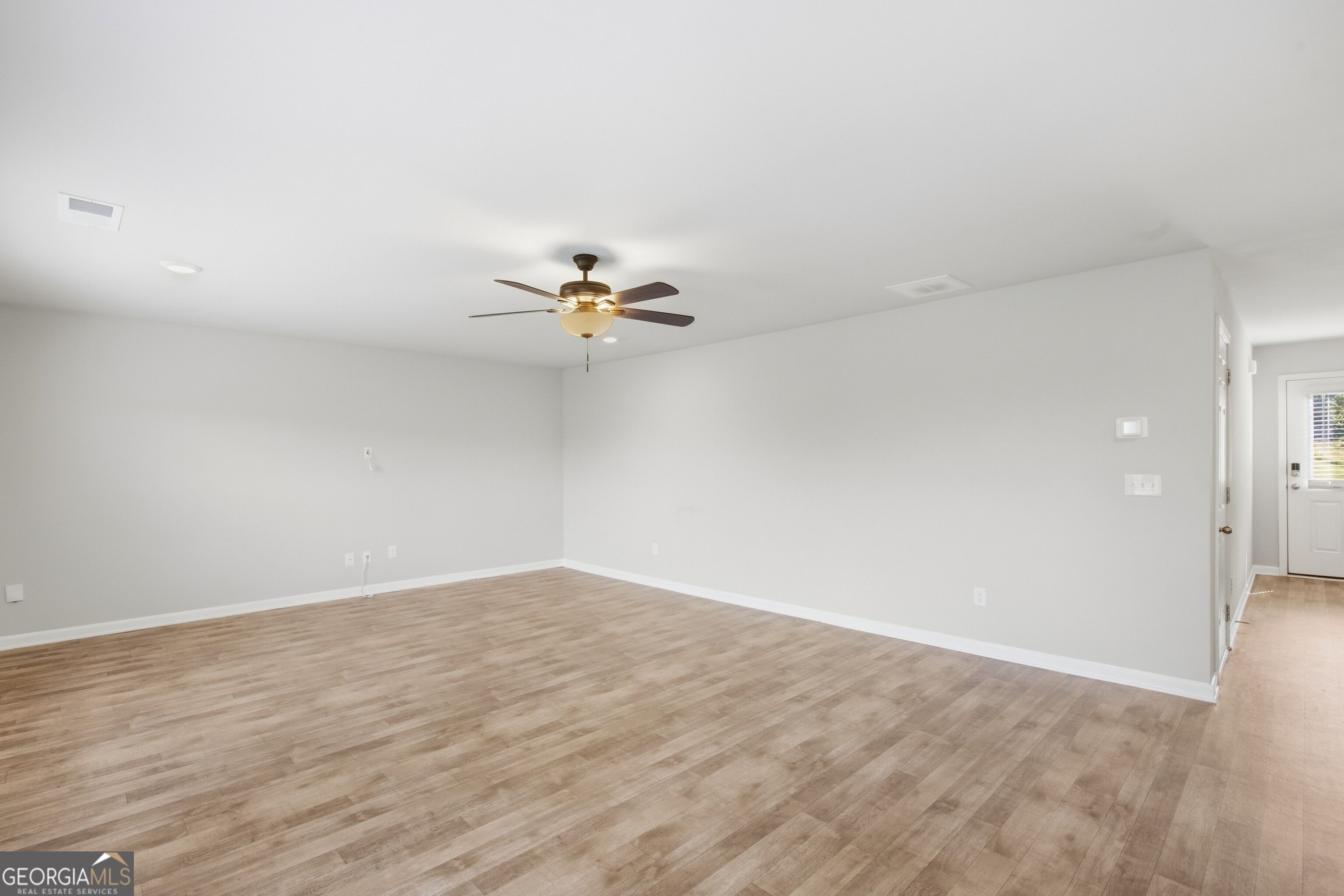 399 Toronto Circle Property Photo 12