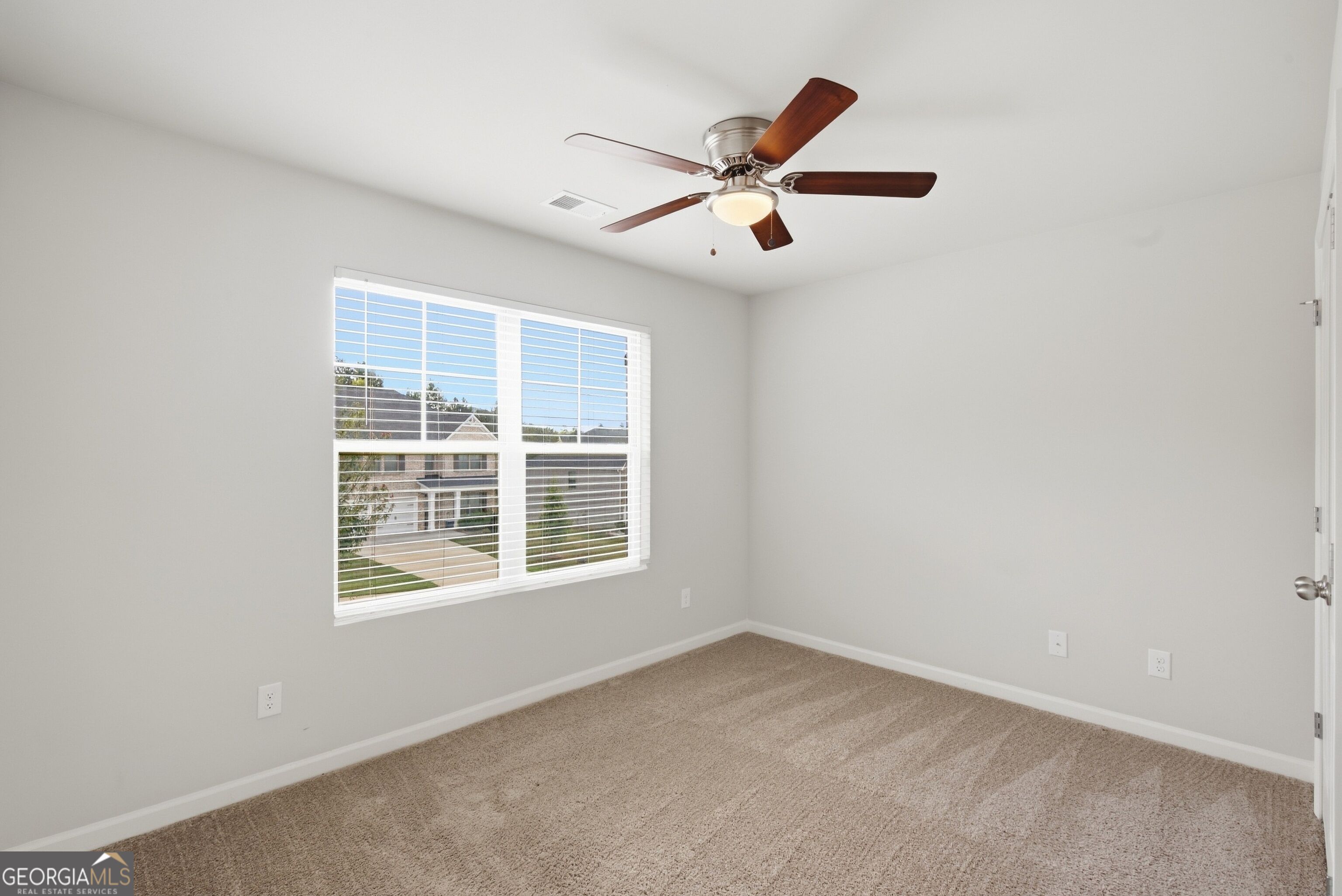 399 Toronto Circle Property Photo 26