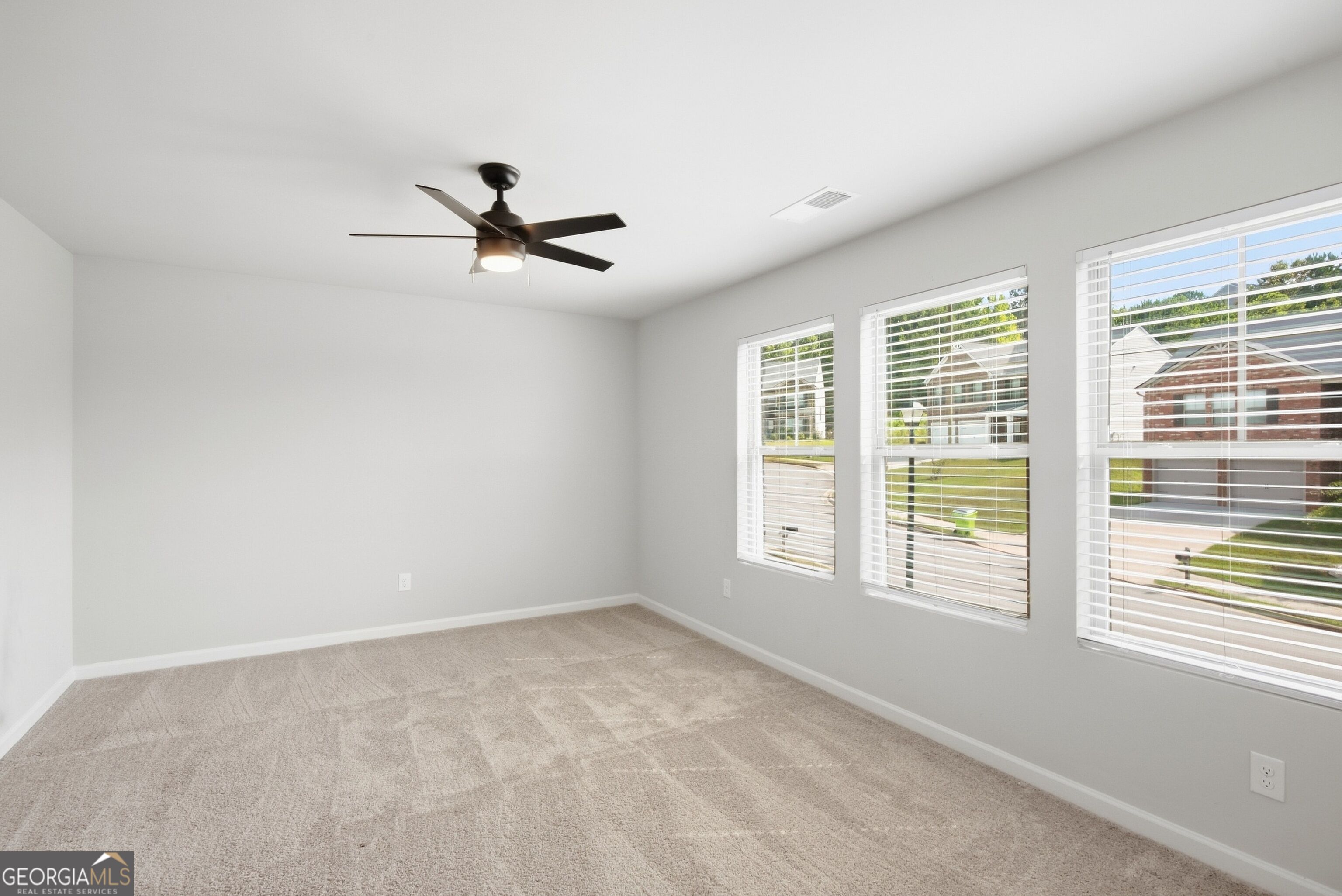 399 Toronto Circle Property Photo 27
