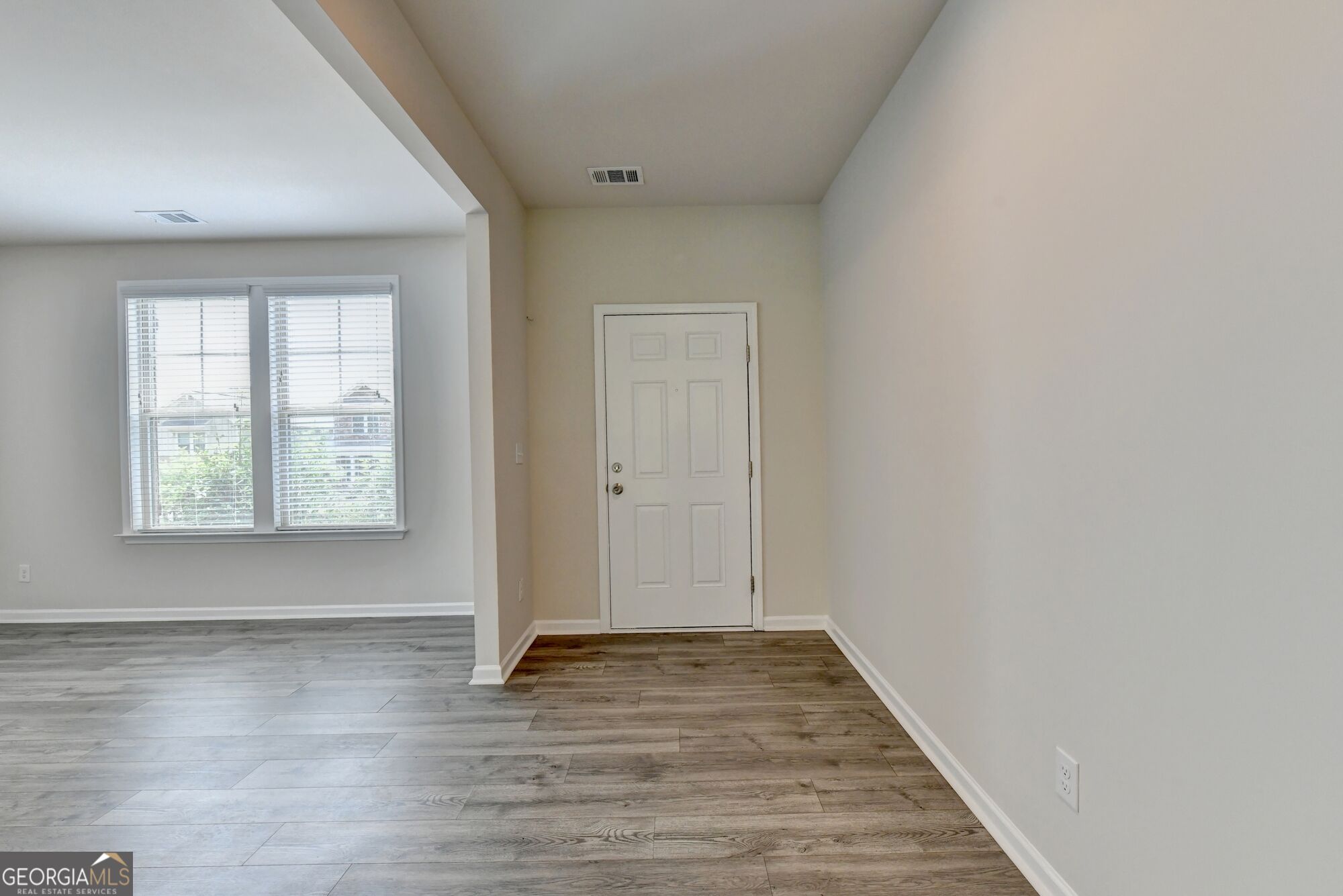 638 Saffron Boulevard Property Photo 8