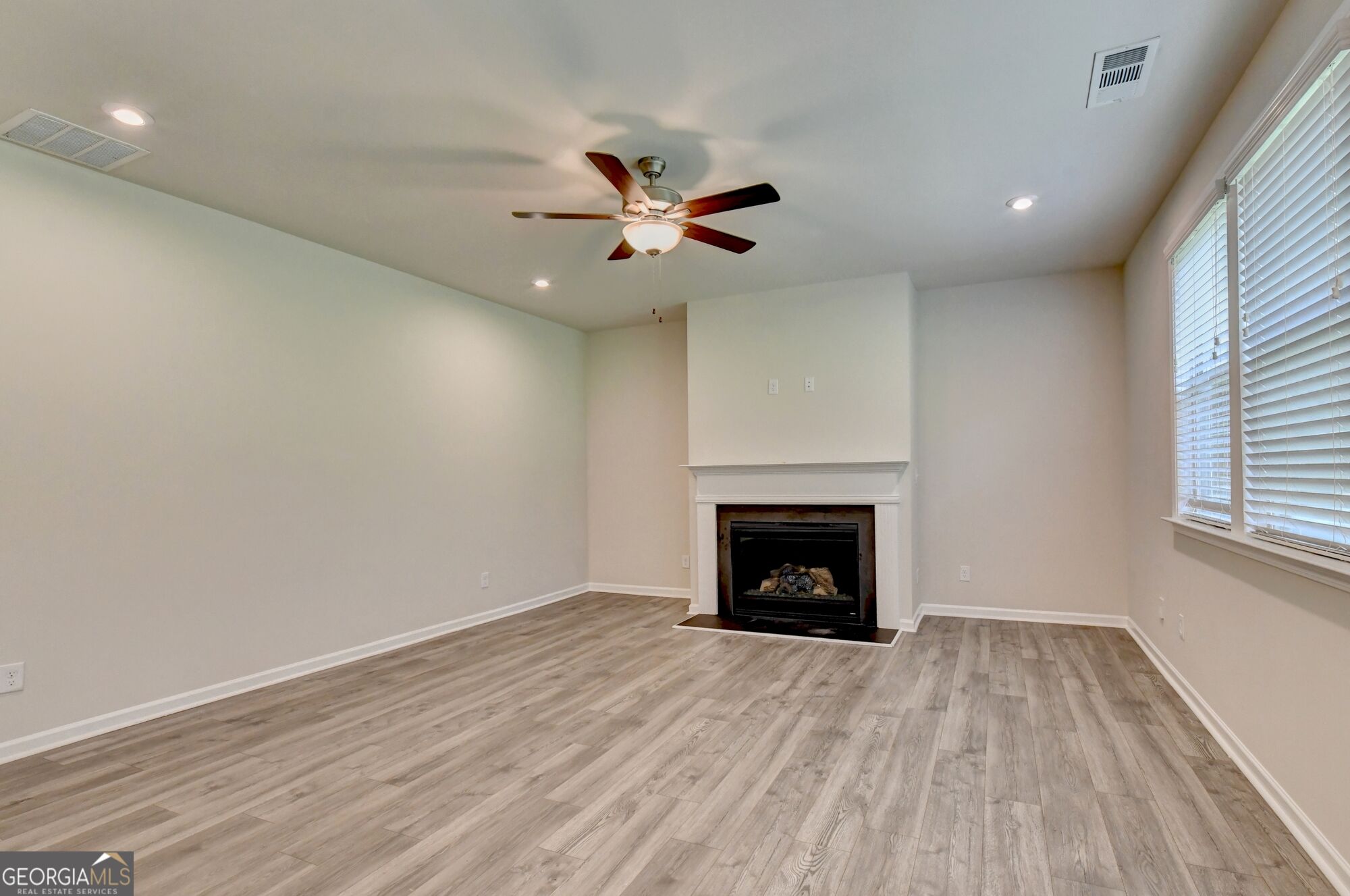 638 Saffron Boulevard Property Photo 15