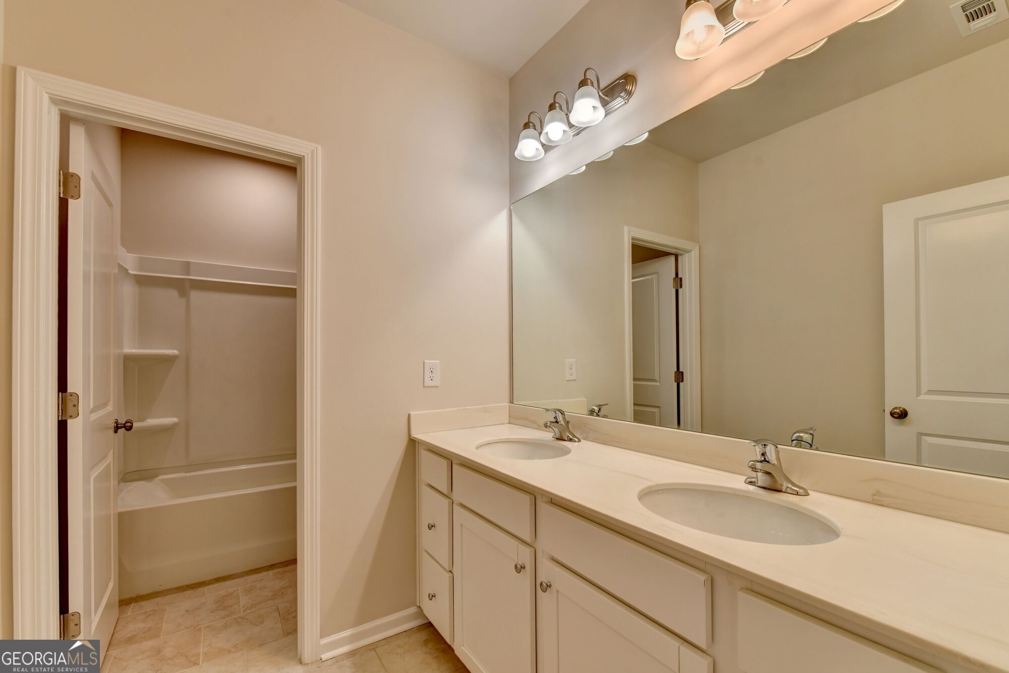 638 Saffron Boulevard Property Photo 22